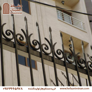 حفاظ روی دیوار سرنیزه ای